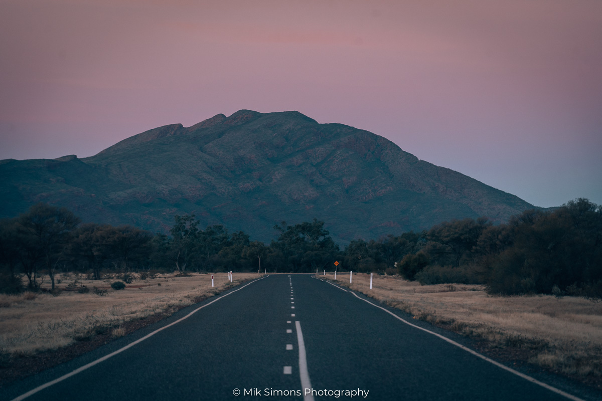 West McDonnell Ranges - road with sunset5- BLOGPOST